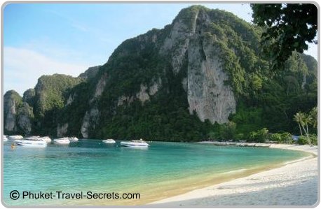 Six islands make up the Ko Phi Phi Island group 