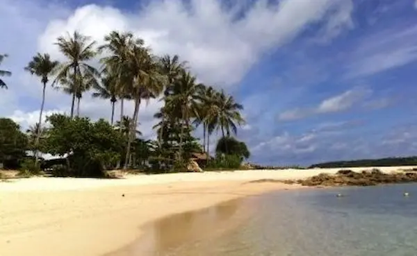 Bon Island is perfect for a daytrip from Phuket Koh Bon