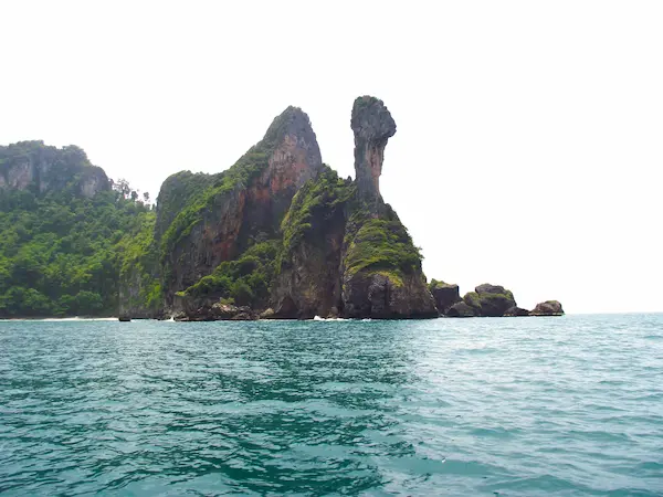 Daytrips and tours to Koh Hua Khwan, Krabi Koh Hua Khwan rock formation.
