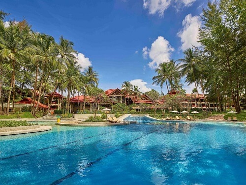 Luxury beachfront resorts in Phuket