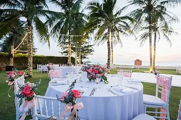Table set up Garden Wedding