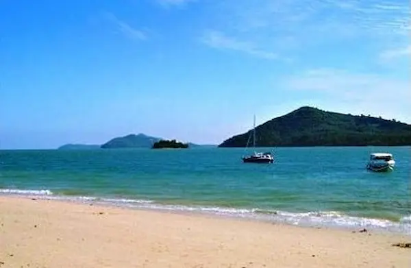 Koh Rang Yai is popular for daytrips from Phuket Rang Yai