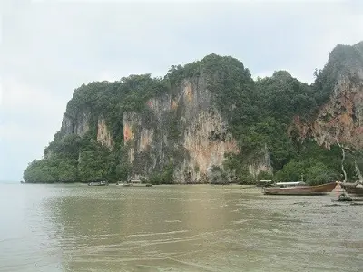 ideal spot to watch rock climbing Eat Railay Beach, Krabi