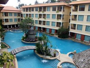 Patong Paragon swimming pool