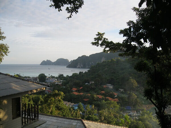 Phi Phi Don is the largest Island in this group of Islands Ko Phi Phi Don