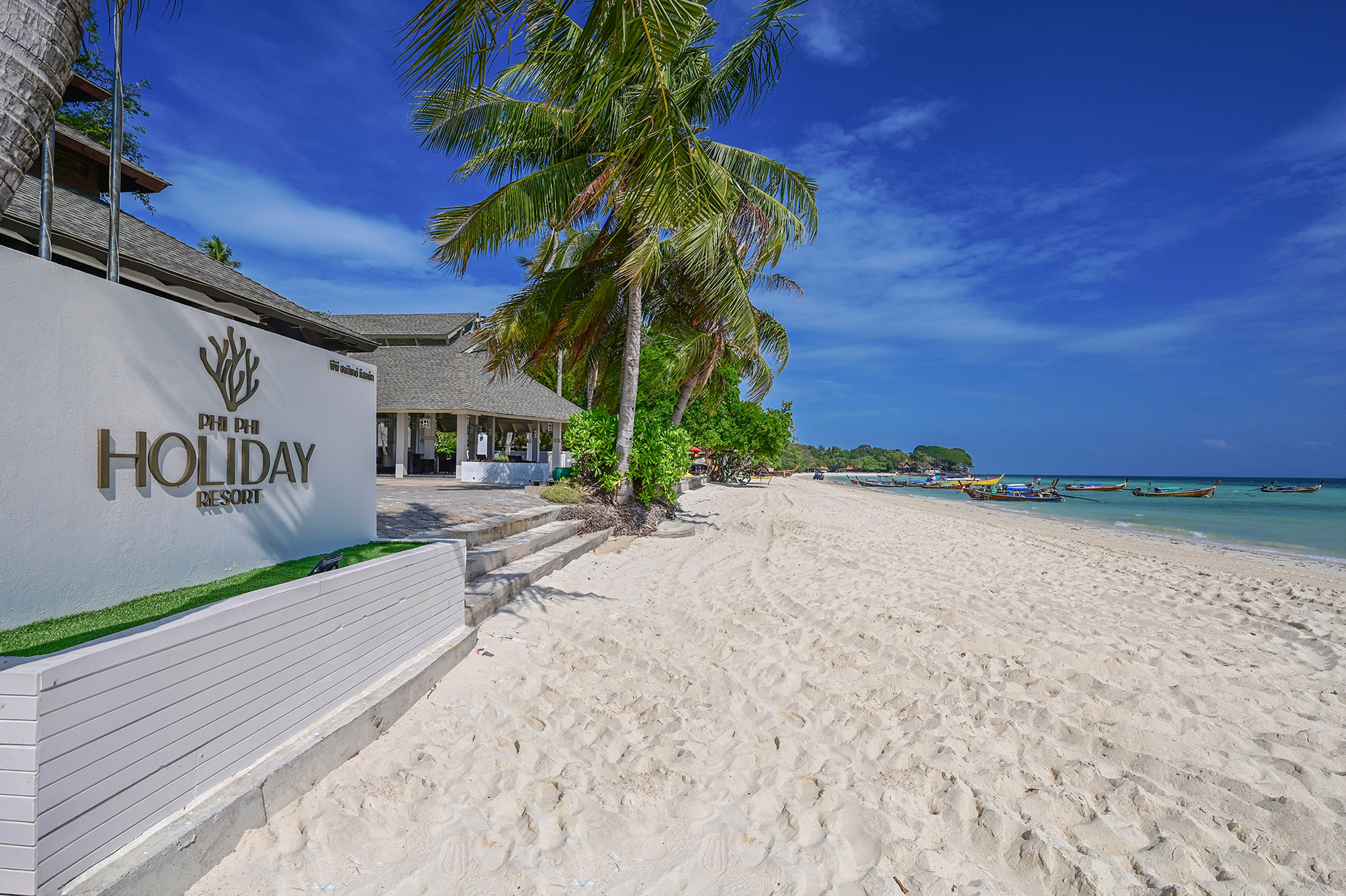 4 star Resort at Laem Tong Beach, Ko Phi Phi Phi Phi Holiday Resort