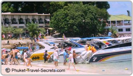 Speed boat tours stopping of for Lunch at Phi Phi Don.
