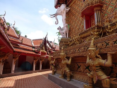 Wat Bang Riang Temple Grounds