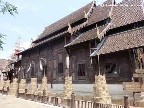 Wat Phan Tao is one of a few remaining wooden temples in Chiang Mai, the viharn is made from Teak.