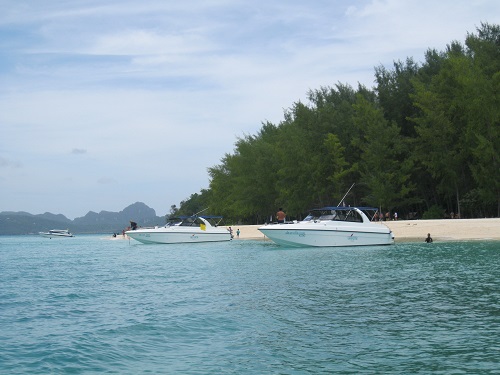 Chartering a private speedboat in Phuket Private Speedboat Charter Phuket